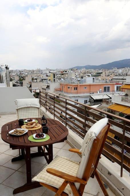 Ferienwohnung Fly Me To The Moon! Athen Exterior foto