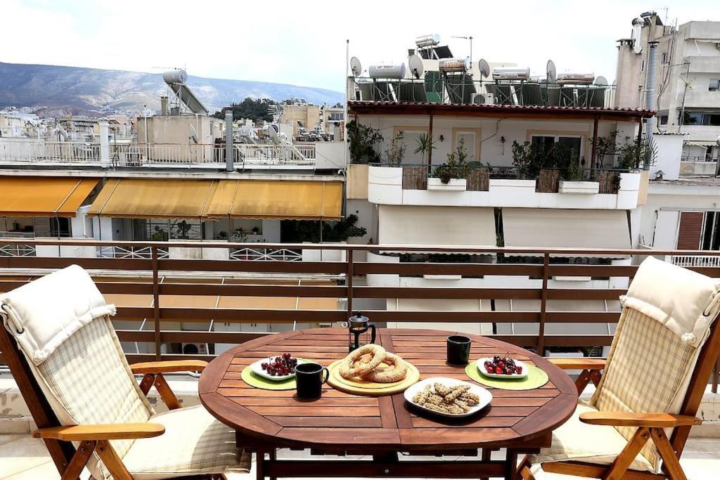 Ferienwohnung Fly Me To The Moon! Athen Exterior foto